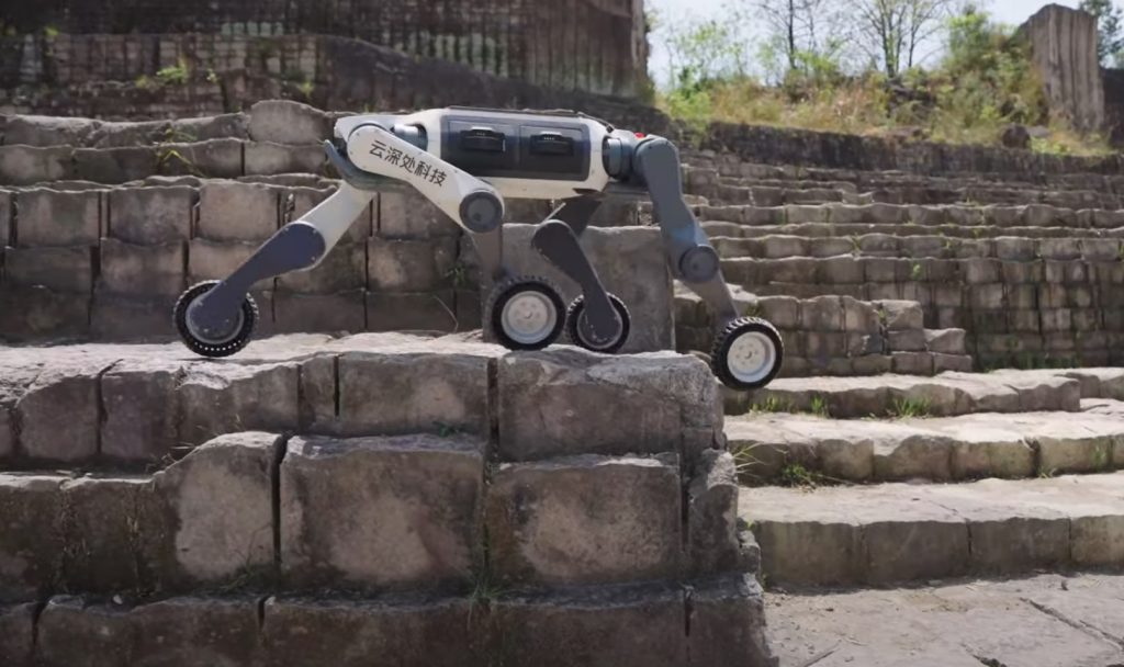 Ny klättrande robothund från Kina redo att överleva allt från ökensand till katastrofzoner