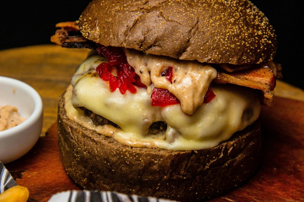Den absolut viktigaste regeln för att grilla perfekta hamburgare