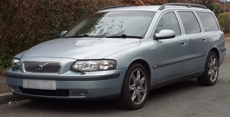 2002 Volvo V70 D5 SE Auto Front