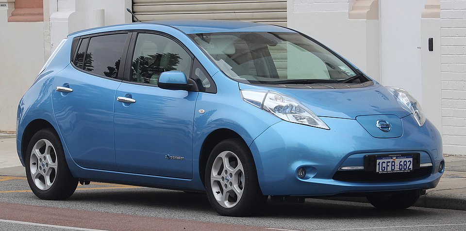 960px 2017 Nissan LEAF ZE0 MY17 hatchback 2018 11 02 01